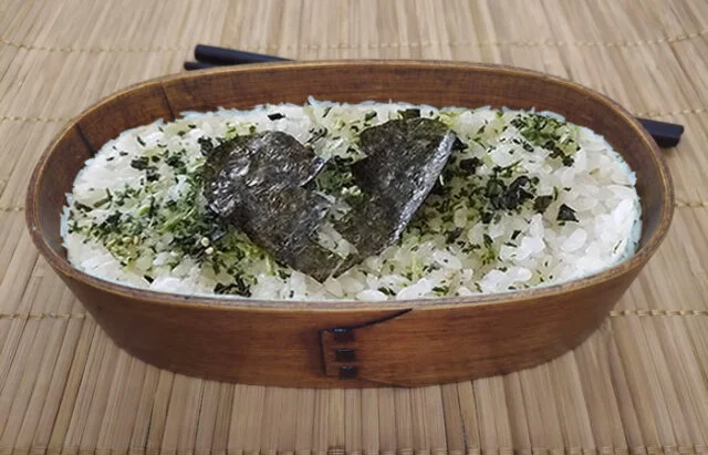 https://www.katachiware.com.au/wp-content/uploads/2021/04/Shikaeshi-Bento-Rice-Nori-Broken-Heart-640x411.jpg.webp