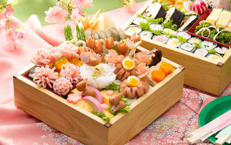 Hanami Bento Box, Ideal For Cherry Blossom Viewing Party