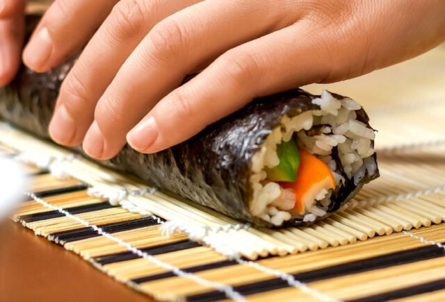 https://www.katachiware.com.au/wp-content/uploads/2022/03/Make-Sushi-Rolls-at-Home-640x435.jpg