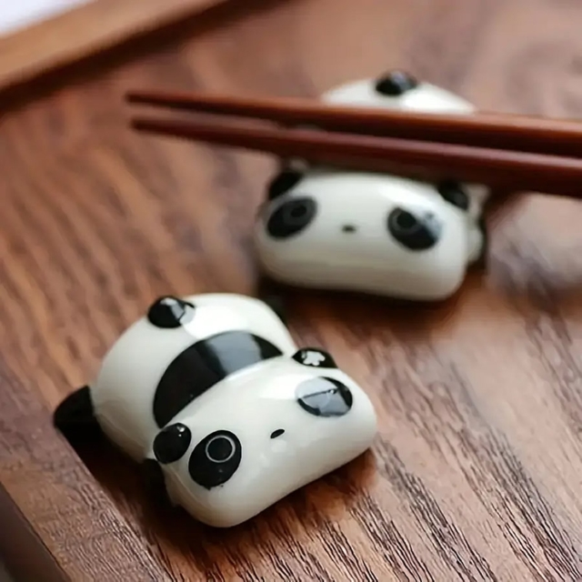 Kyūto Panda Chopstick Rest