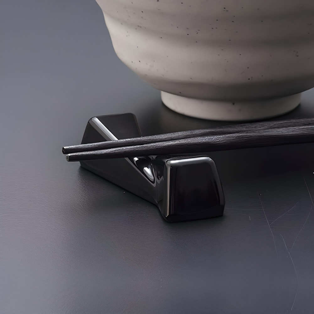 Black Shunta Chopstick Rest Example