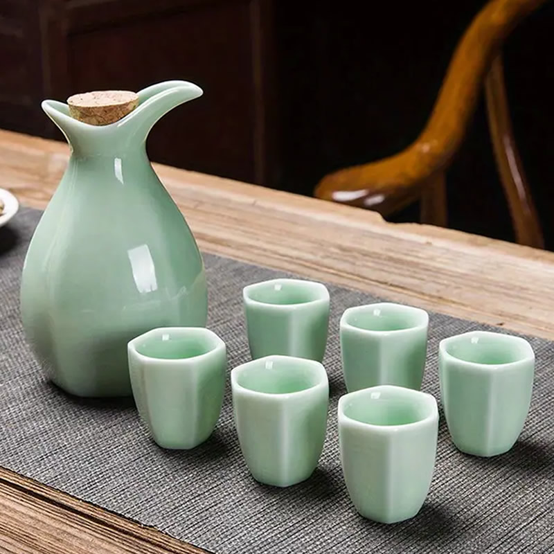 Kiyomizu Glaze Sake Set & Bamboo Tray Idea