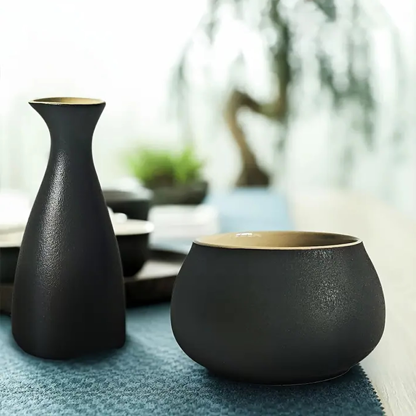 Kuro Sake Set With Warmer