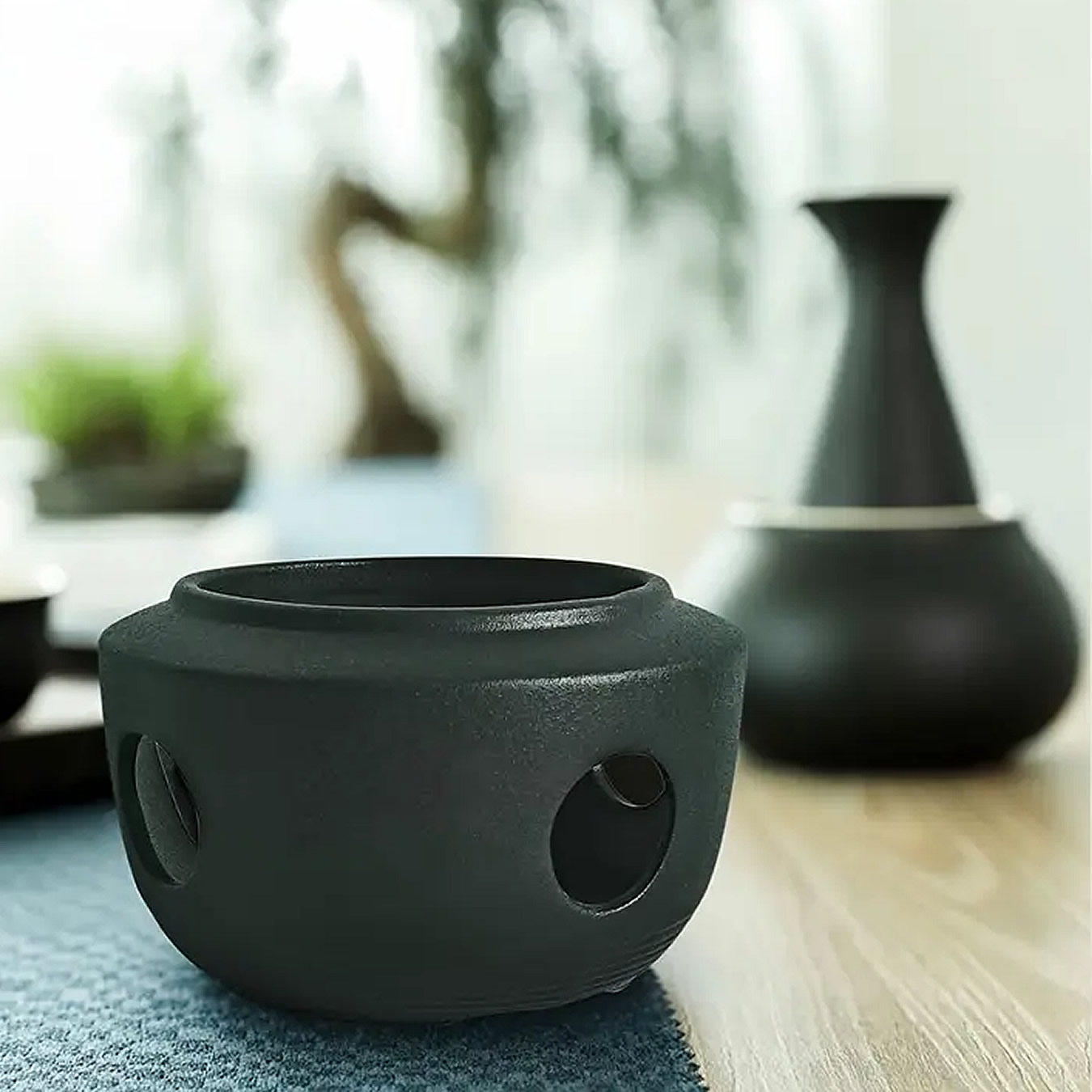 Kuro Sake Set With Warmer